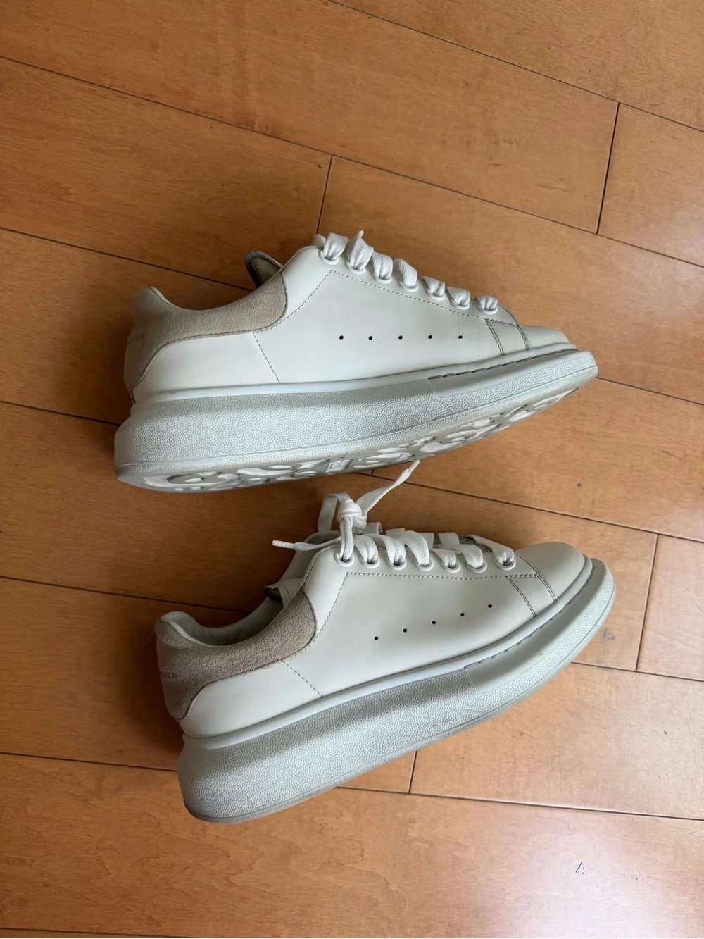 Alexander McQueen White Leather Platform Sneakers - Picture 4 of 9